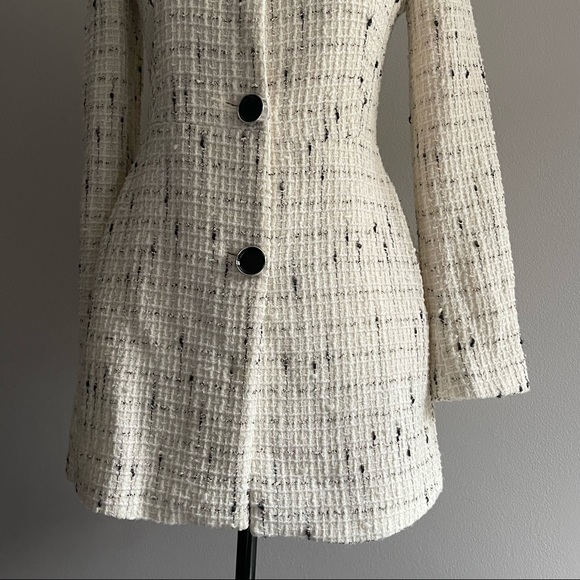 Zara S White and Black Tweed Long Structured Blazer with Large Buttons - Picture 6 of 9